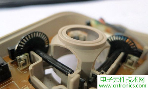 殿堂級機(jī)械鼠標(biāo)拆解：嘆精致做工！