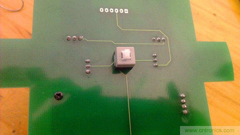 牛人力作!PCB版藍牙智能小車DIY
