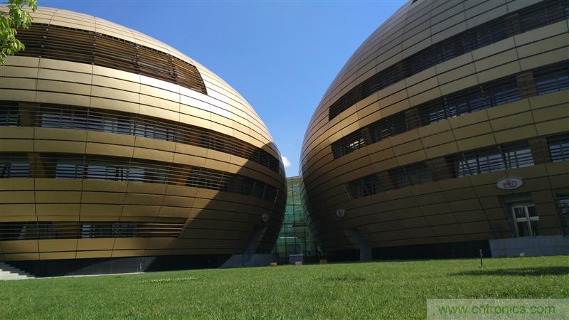 無邊框的 nubia Z9 ，一款既有驚喜，又有驚艷的智能手機(jī)