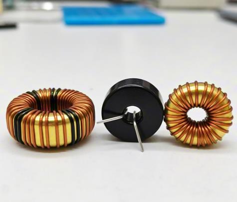 磁珠電感、磁環電感與色環電感：電磁濾波世界的三重變奏曲